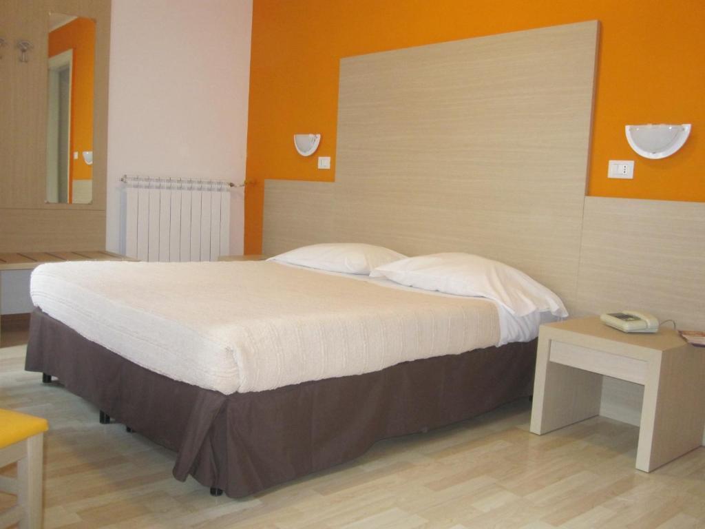 Hotel Brioni Trieste Rum bild